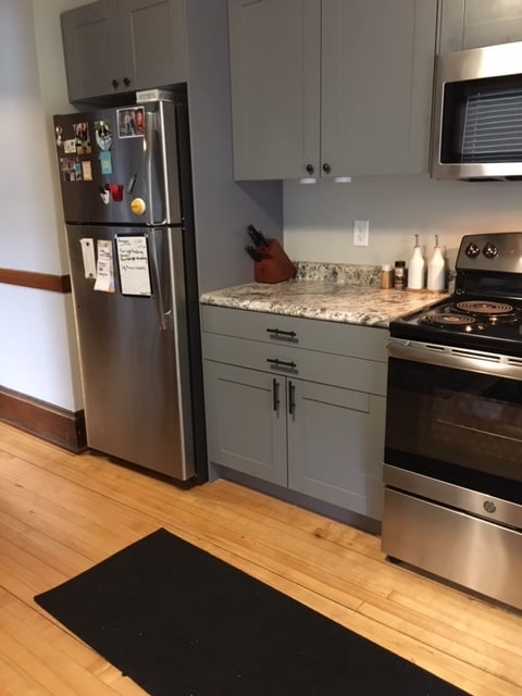 Photo - 245 Winifred St W