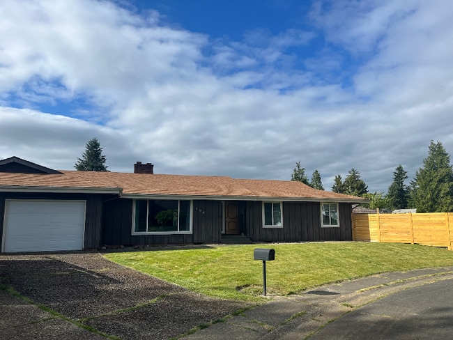 Building Photo - 104 Alturas Dr Rental