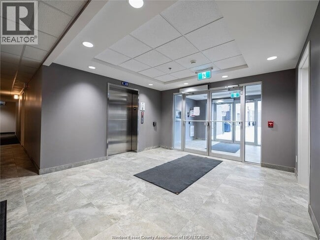 Photo - 5840 Newman Blvd Unité 210