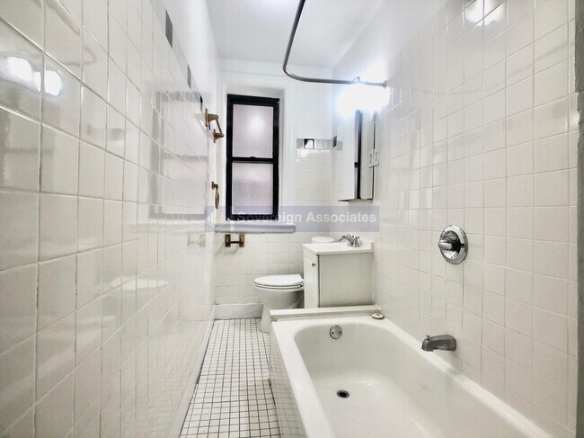 182 Claremont Ave Unit 3