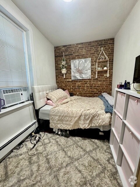 Building Photo - 64A Phillips St Unit A Rental