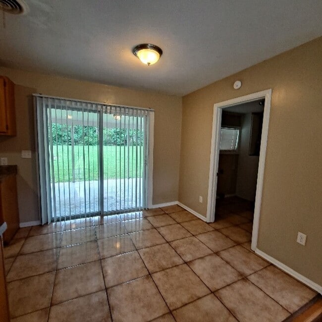 Photo - 5380 Blackwell St