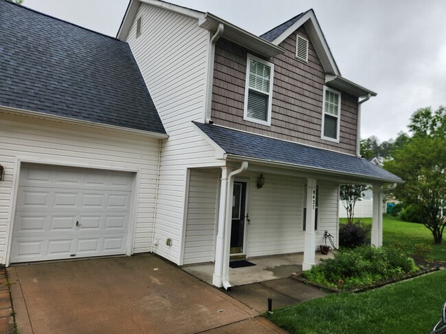 Building Photo - Room in House on Meadowcreek Village Dr