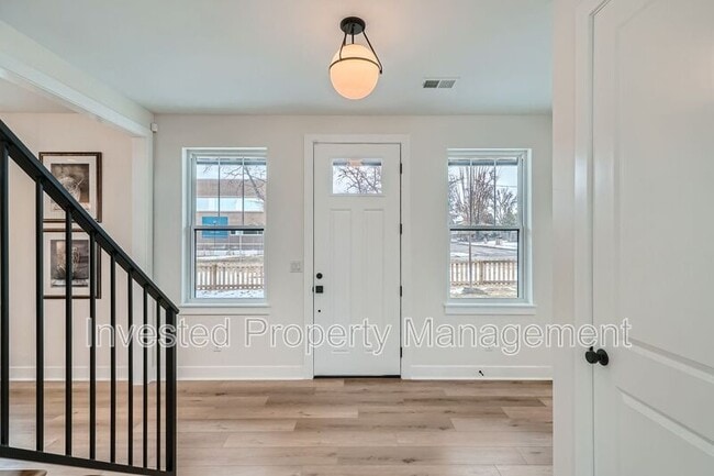 Photo - 3701 Steele St