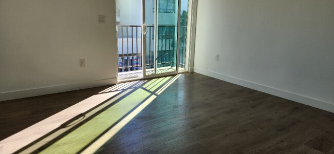 Photo - 339 N Harvard Blvd