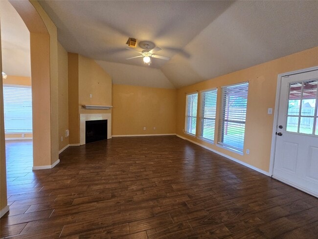 Photo - 8927 Diamond Lake Ln