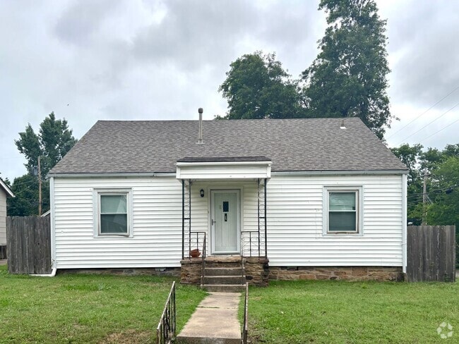 Building Photo - Charming 2-Bedroom Home with Newly Remodel...