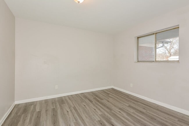 Photo - 710 Chambers Rd