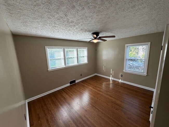 Photo - 8508 Perry Rd