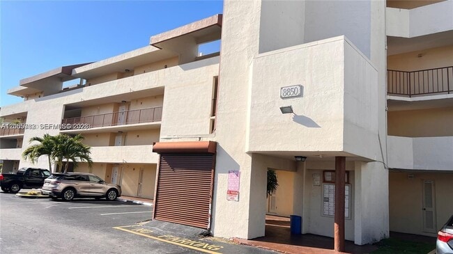 Photo - 8850 Fontainebleau Blvd Unidad 401