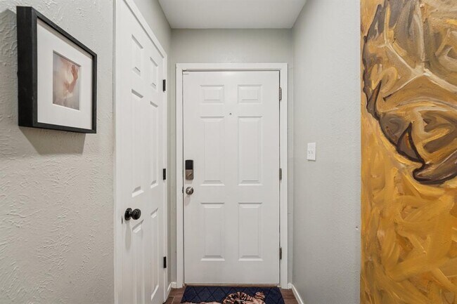 Photo - 1213 S Trace Dr