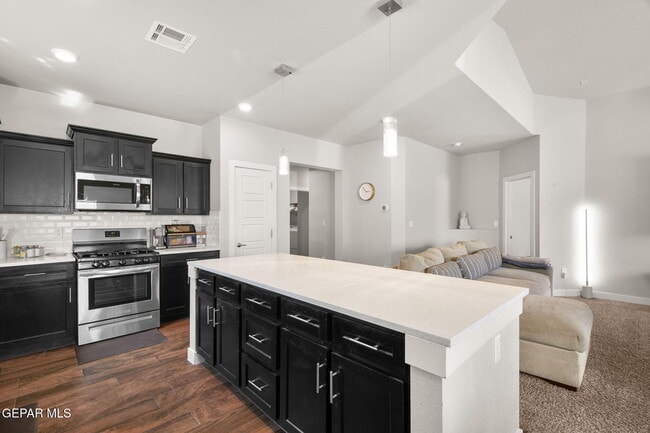 Photo - 14820 Mike a Mendoza Ave