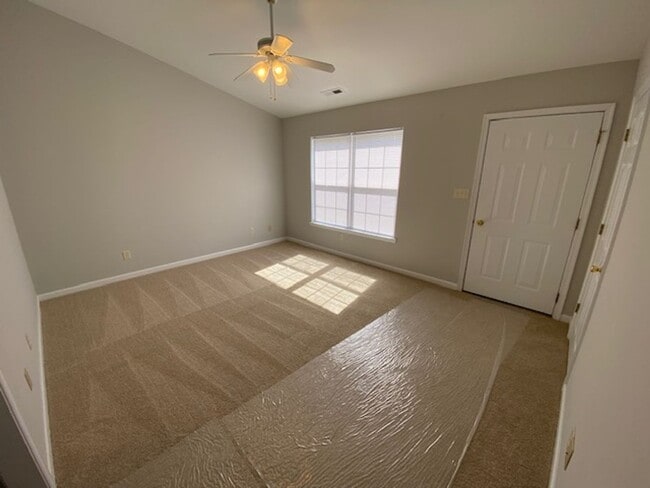 Photo - Charming 3-Bedroom Home with Modern Updates – Your New Home!