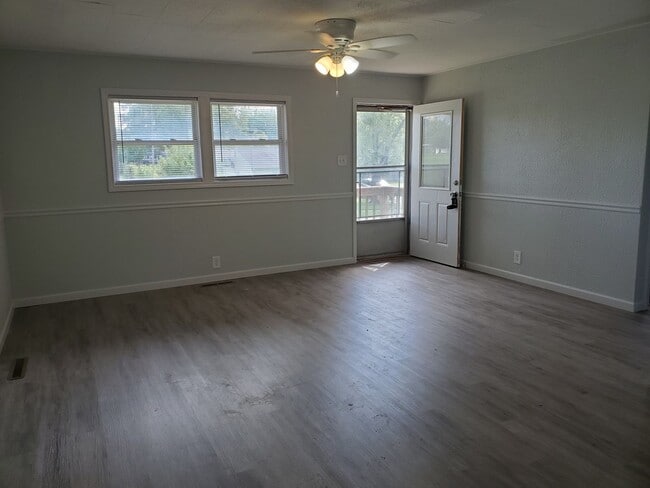 Photo - Great 3BR, 1BTH, 1 car att gar, ranch styl...