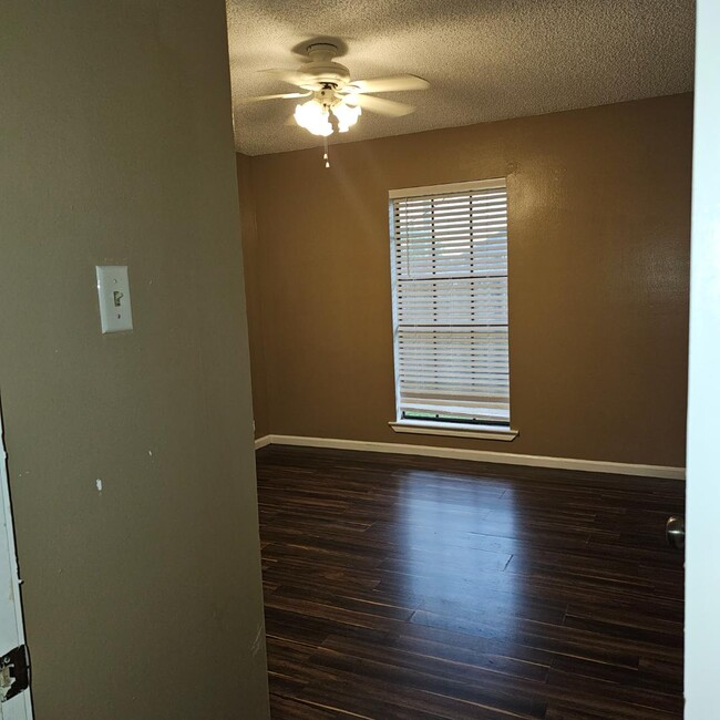 Photo - 1013 Talbot Ave