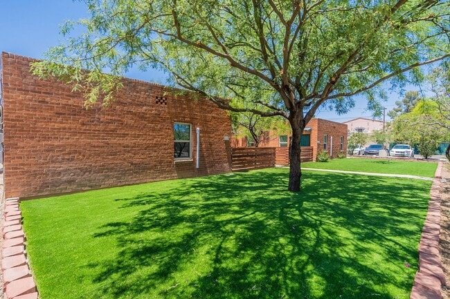 Photo - 305-315 N Highland Ave