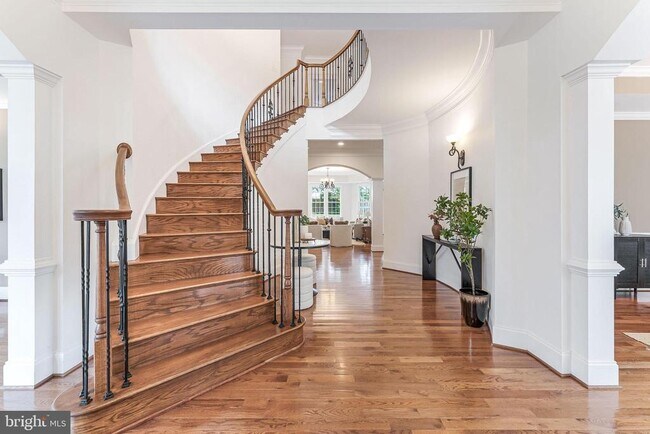 Photo - 829 Golden Arrow St