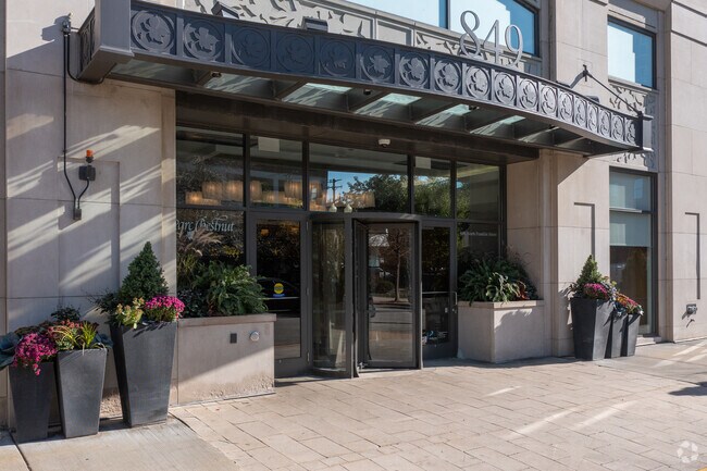 Entrance - Parc Chestnut