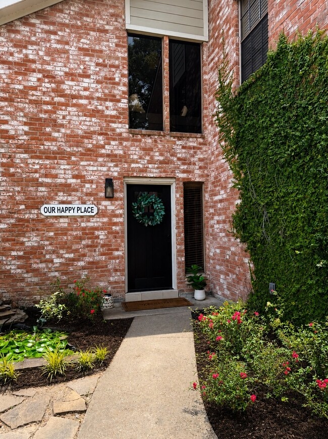 Photo - 1019 Chateau Woods Pkwy Dr
