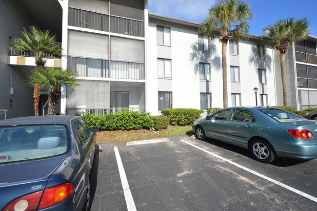 Building Photo - SANFORD: 2 Bed/2 Bath, 1st floor condo at ...
