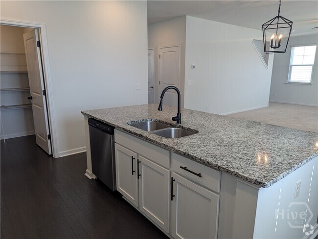 Building Photo - 14 S Park Blvd Rental