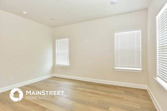 Photo - 4948 Myra Dr