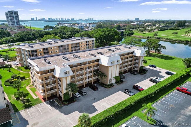 Building Photo - 308 Golfview Rd Unit 406