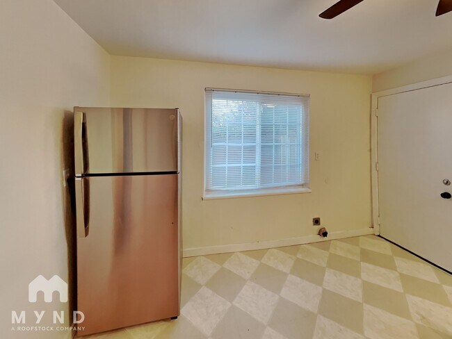 Photo - 2048 81st Ave