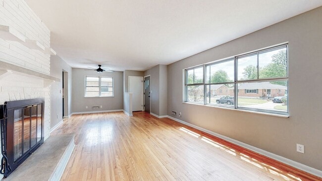 Photo - Hikes Point 3 Bed/2 Bath with Basement & Fenced-in Yard