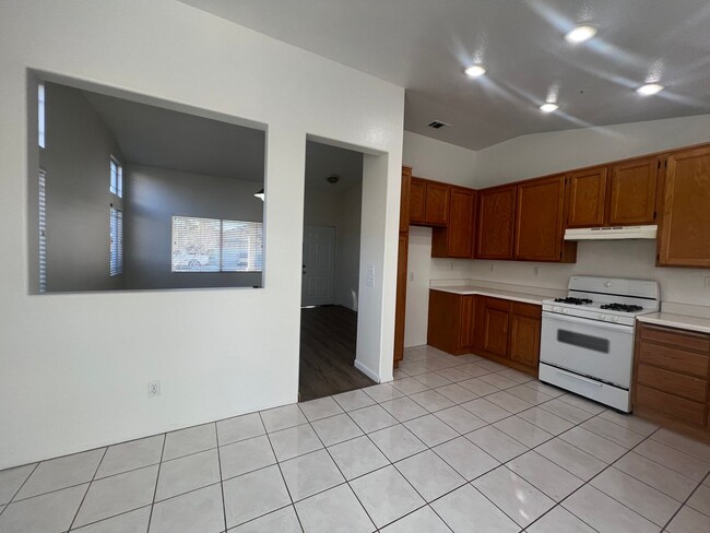 Photo - Beautiful upgraded 3 bedroom in Mission Grove!