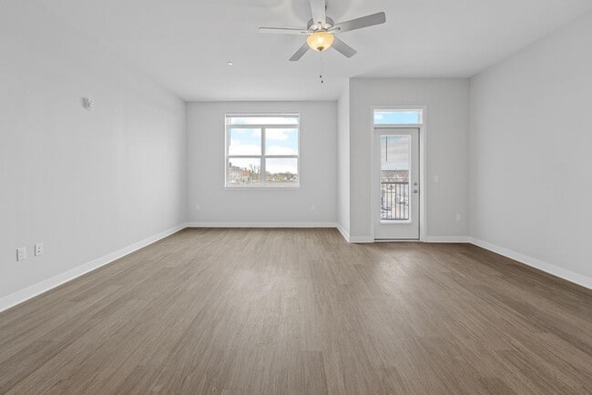 Photo - Annex on the Square