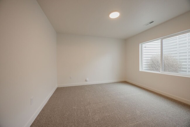 Photo - 5204 S Century Wy