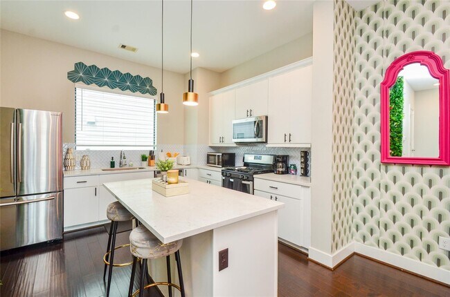 Photo - 3804 Leeland St