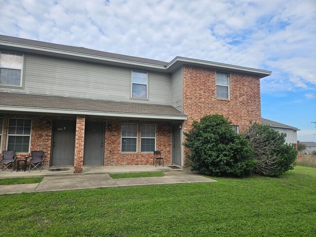 Building Photo - 3707 Malibu Ln Unit 3707 Malibu Lane - D