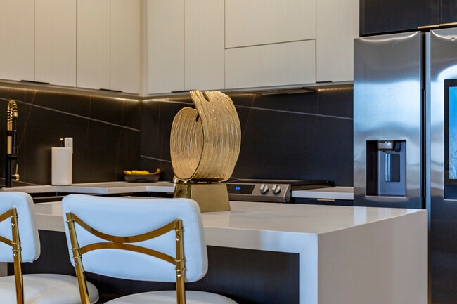 MCKENZIE 2 BR | 2 BA | 1,088SF - Kitchen - Mckenzie