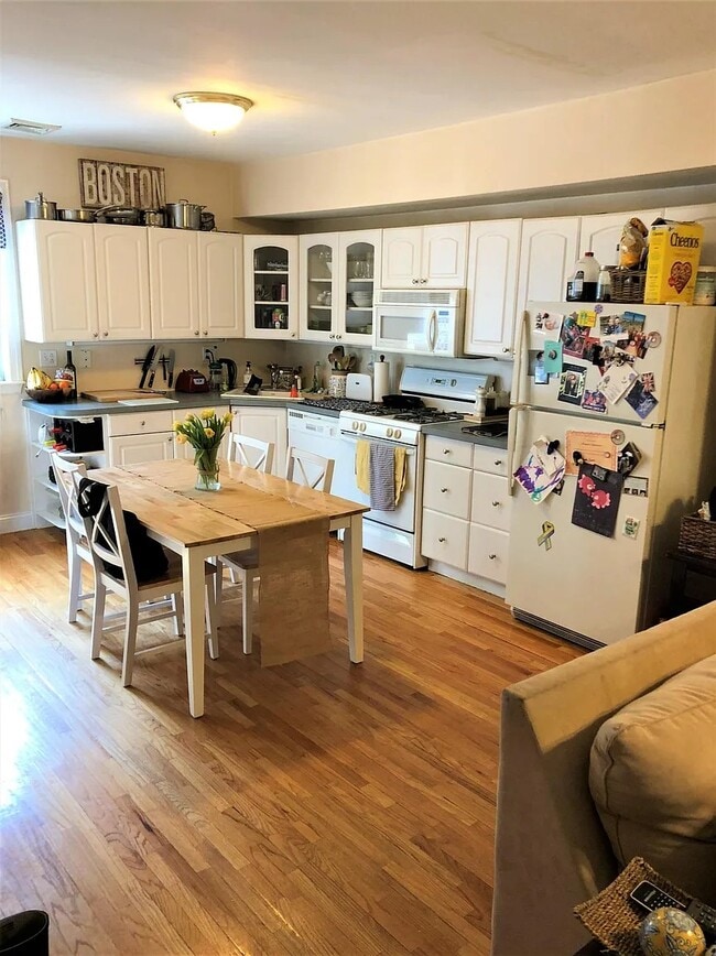 Photo - 2 Church Ave