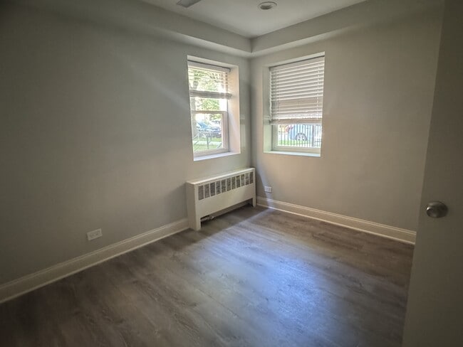 Photo - 6114 N Damen Ave