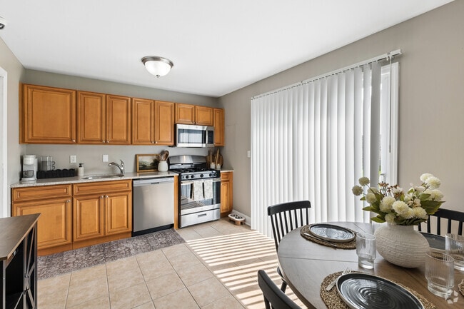 2BR, 1BA - 820SF (Phase 1) - Kitchen