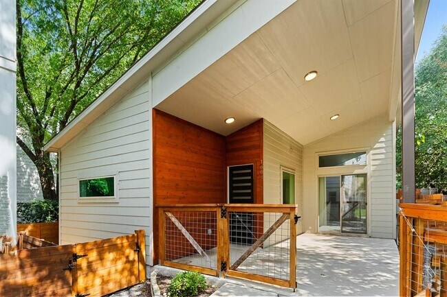 Building Photo - 1609 J J Seabrook Dr Rental
