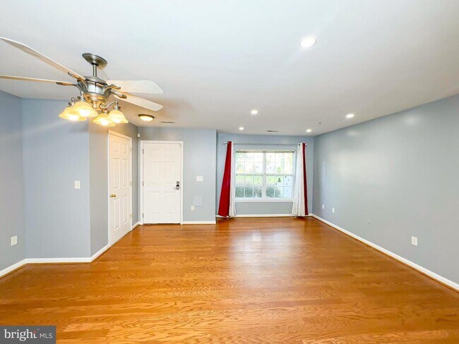 Photo - 1632 Briarview Ct
