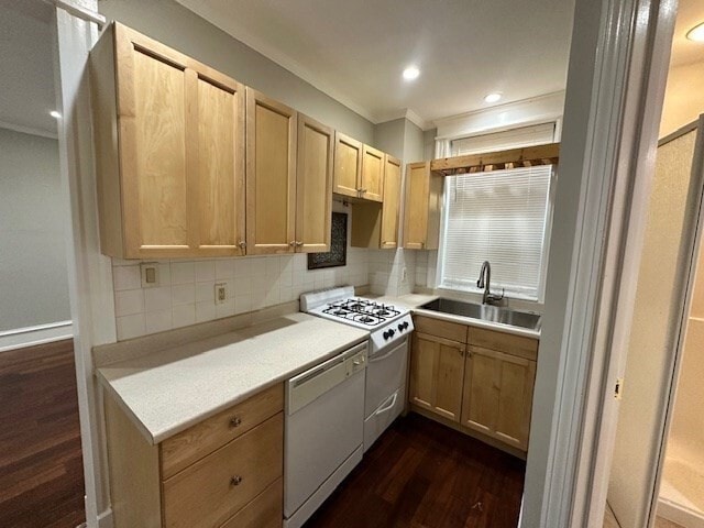 5 Braemore Rd Unit R