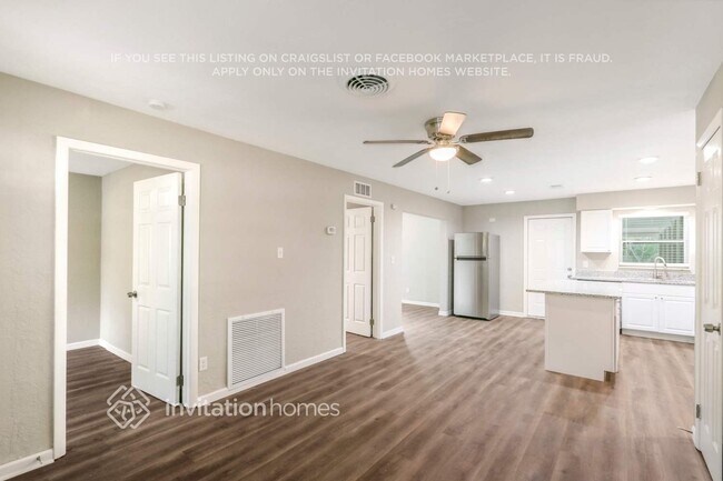 Photo - 777 La Plaza Ave S