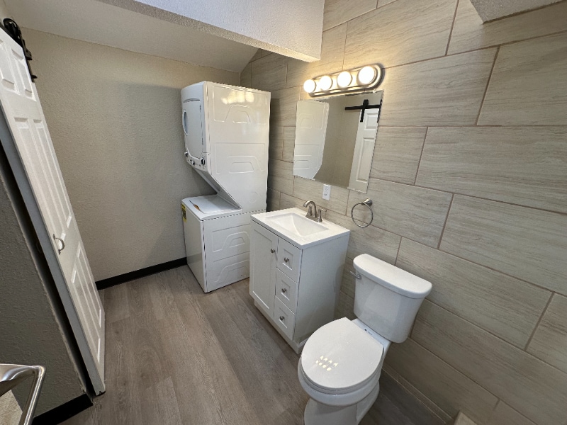 Photo - 180 S Glenwood St Unit B