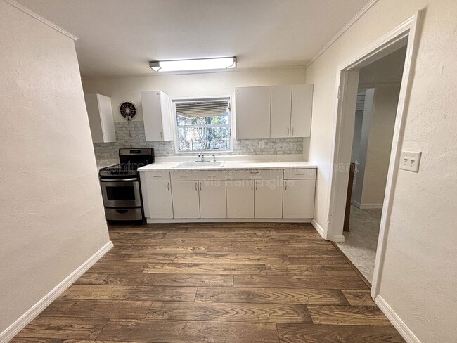 Photo - 840 Lake Ave