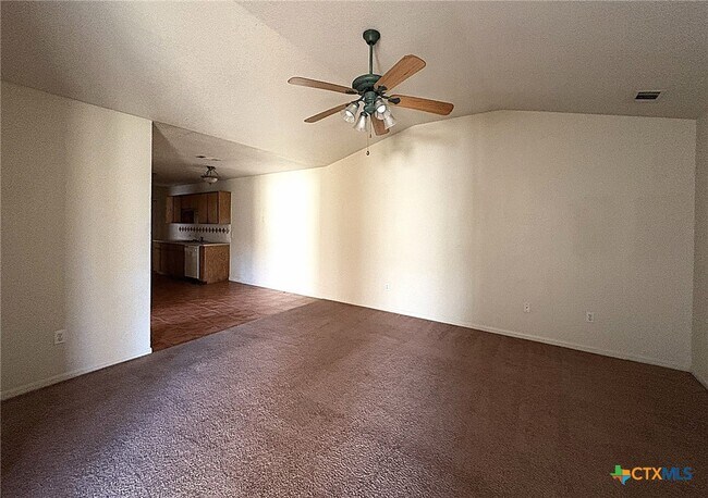 Photo - 1002 W Avenue B