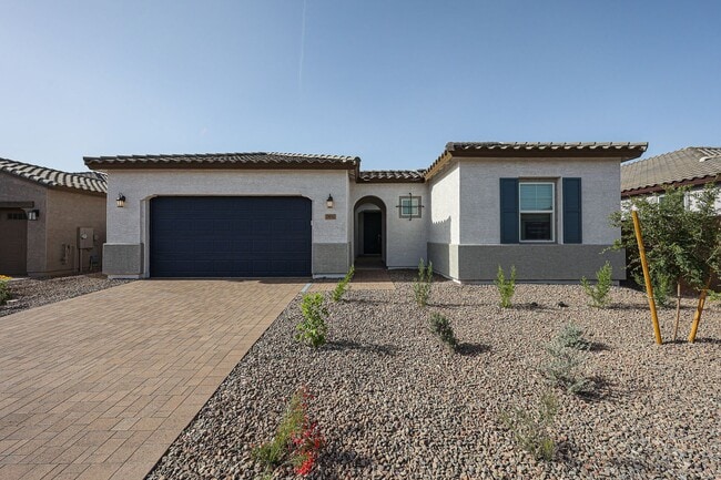 Building Photo - Beautiful 4 bedroom plus den home in Aloravita