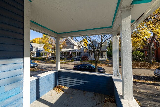 Porch - 19 Upton Park Unit 1