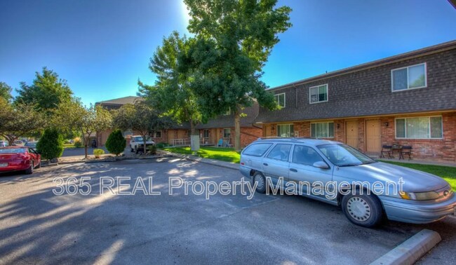 Photo - 1470 E 16th St Townhome