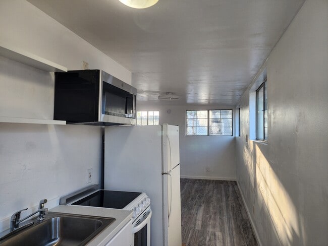 Photo - 6116 Brooklyn Ave