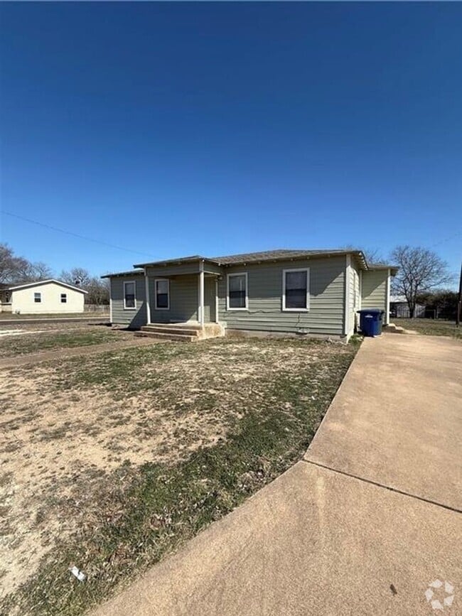 Building Photo - Cozy newly renovated corner lot 3 bedroom ... Rental